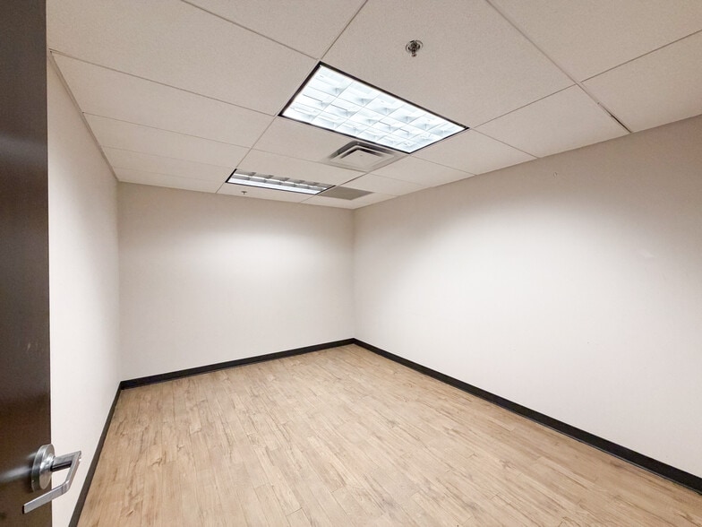 More Photos Of 10 County Line Dr, Cromwell Warehouse For Sale