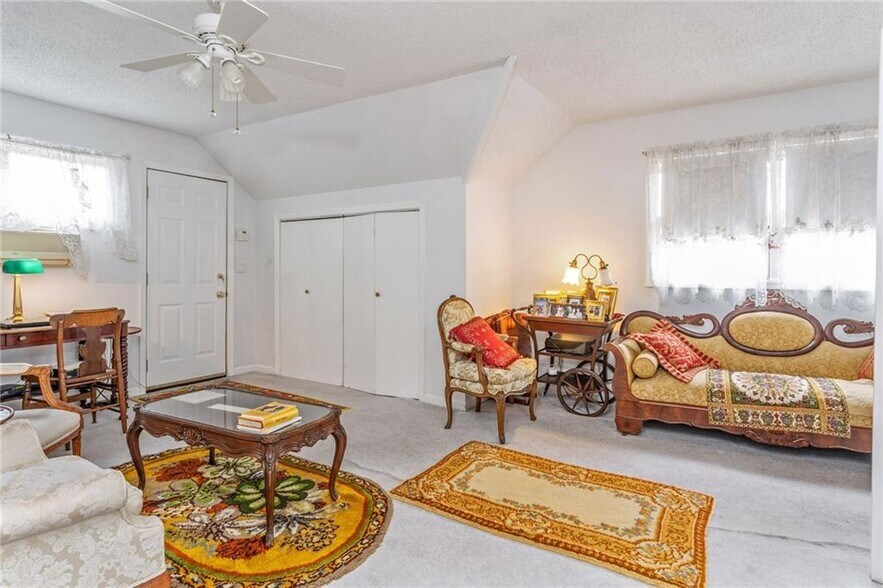 More Photos Of 538 NY-17A, Tuxedo Park General Retail For Sale