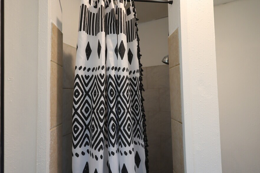 More Photos Of 25377 Welling rd, Welling Apartments For Sale