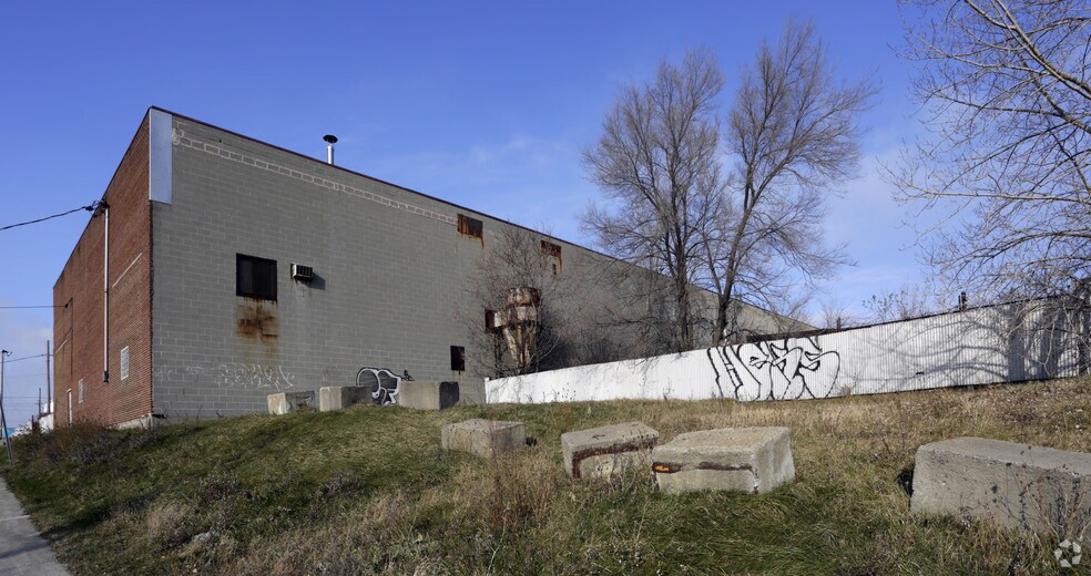 More Photos Of 499 Av Laurendeau, Montréal-Est Warehouse For Lease