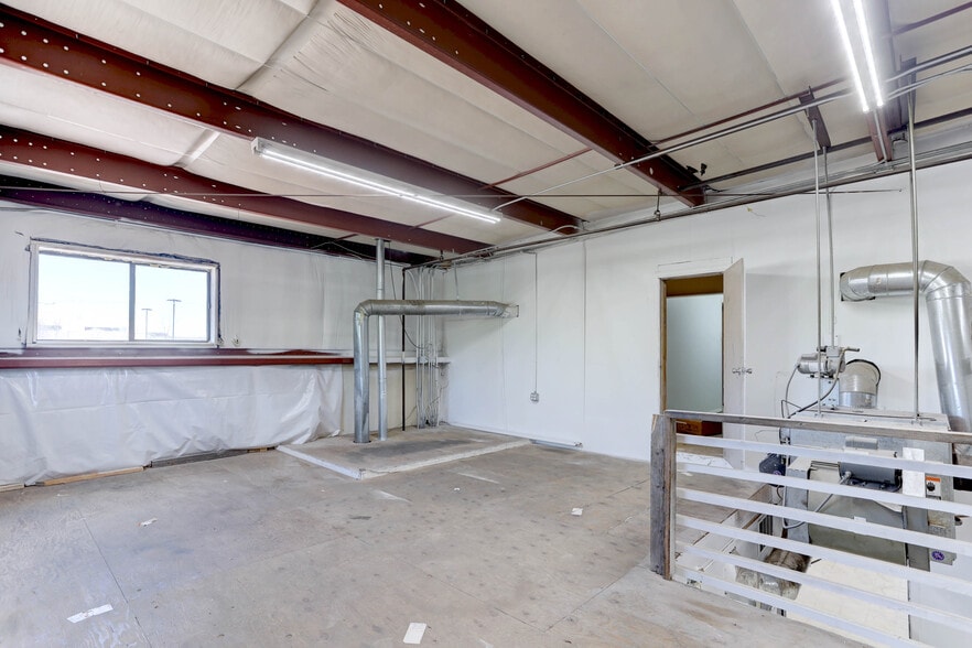 More Photos Of 1210 S El Paso St, Colorado Springs Warehouse For Lease