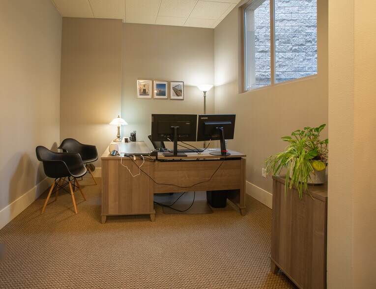 More Photos Of 180 Lithia Way, Ashland Office Residential For Sale