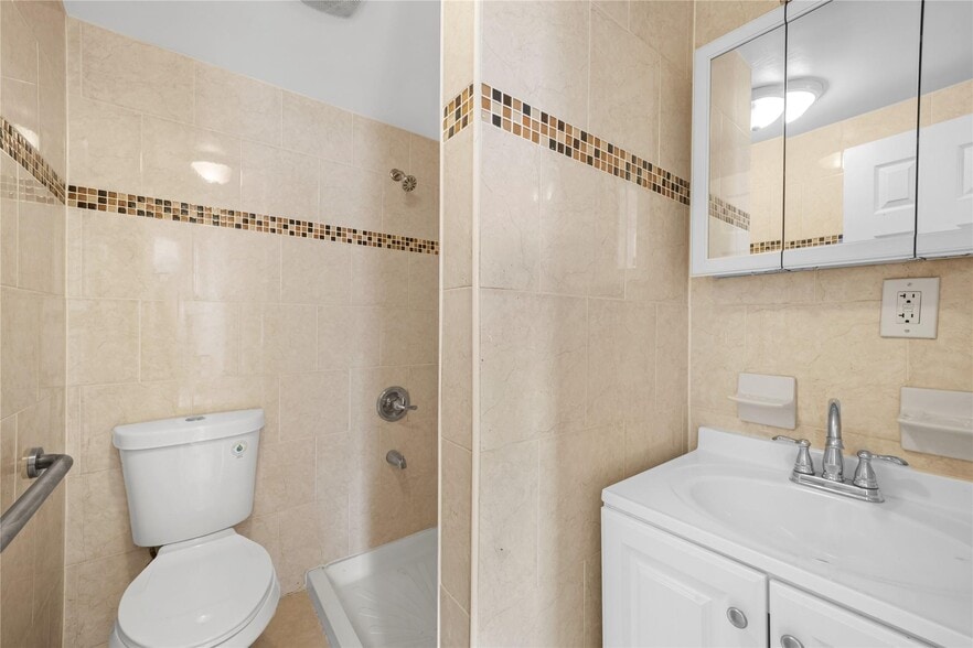 More Photos Of 22612 146th Ave, Springfield Gardens Multifamily For Sale