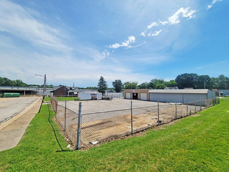 More Photos Of 118 N 16th St, Belleville Industrial For Sale