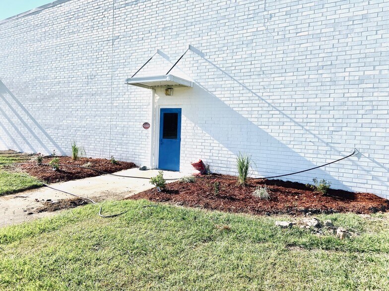 More Photos Of 601-605 Old Wilmington Rd, Wallace Unknown For Lease