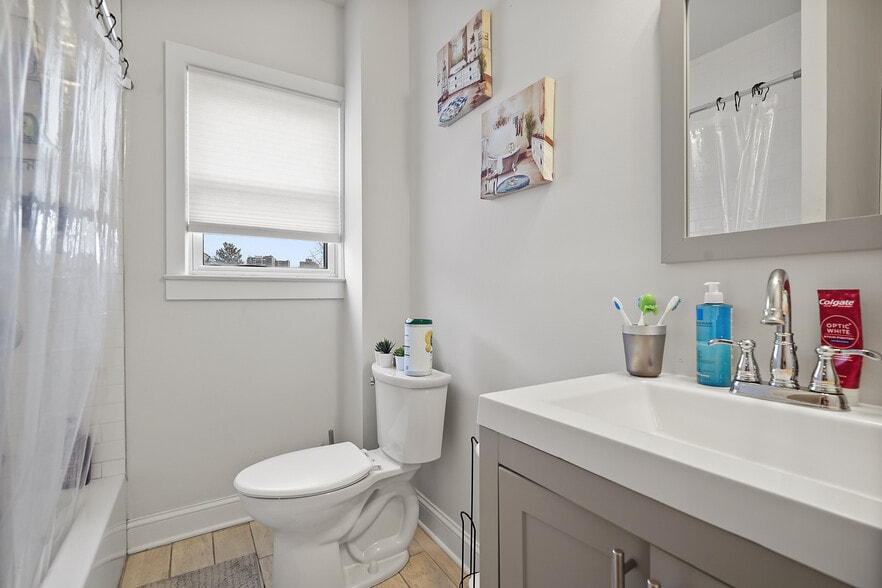 More Photos Of 24 Hoyt St, Stamford Apartments For Sale