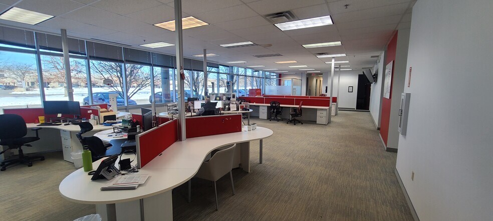 More Photos Of 2400 Pilot Knob Rd, Mendota Heights Light Manufacturing For Lease