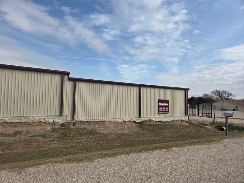 More Photos Of 8877 Stewarts Mdws, College Station Self Storage For Sale