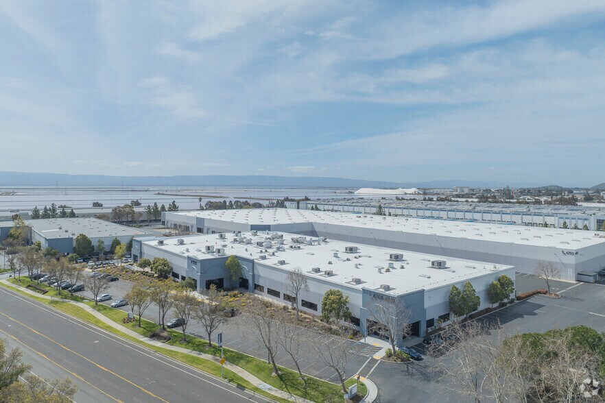 More Photos Of 6701-6737 Mowry Ave, Newark Warehouse For Lease