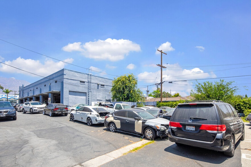 More Photos Of 1880-1920 Walnut St, Pasadena Auto Repair For Lease