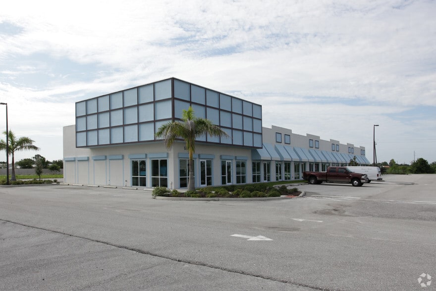 More Photos Of 6660 Taylor Rd, Punta Gorda Flex For Sale