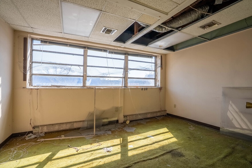 More Photos Of 14-18 N 52nd St, Philadelphia Storefront Retail Office For Sale