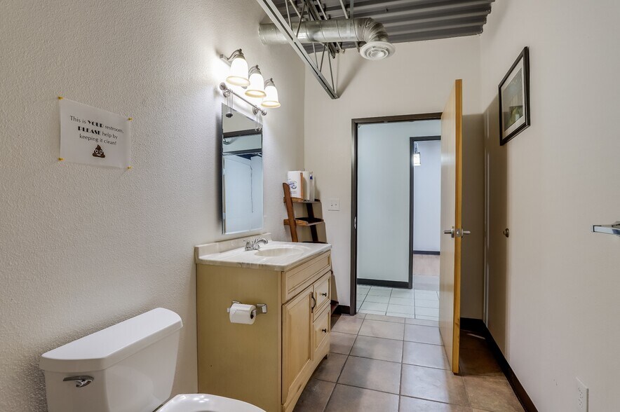 More Photos Of 6801-6845 Broadway, Denver Office For Lease