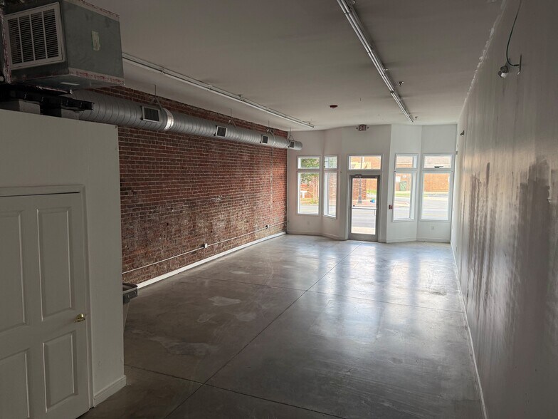 More Photos Of 1003 N 25th St, Richmond Storefront For Lease