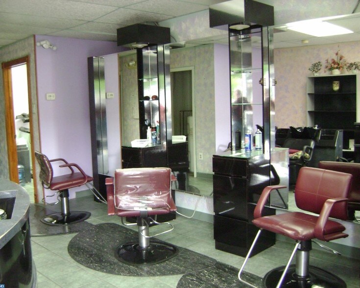 More Photos Of 20 Juliustown Rd, Browns Mills Storefront Retail Residential For Sale