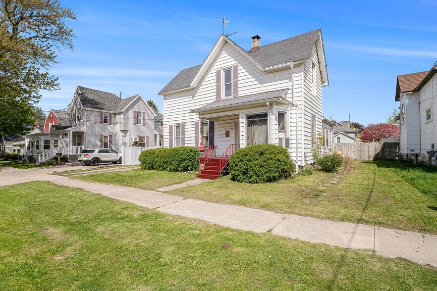 Primary Photo Of 706 N Linn St, Bay City Apartments For Sale