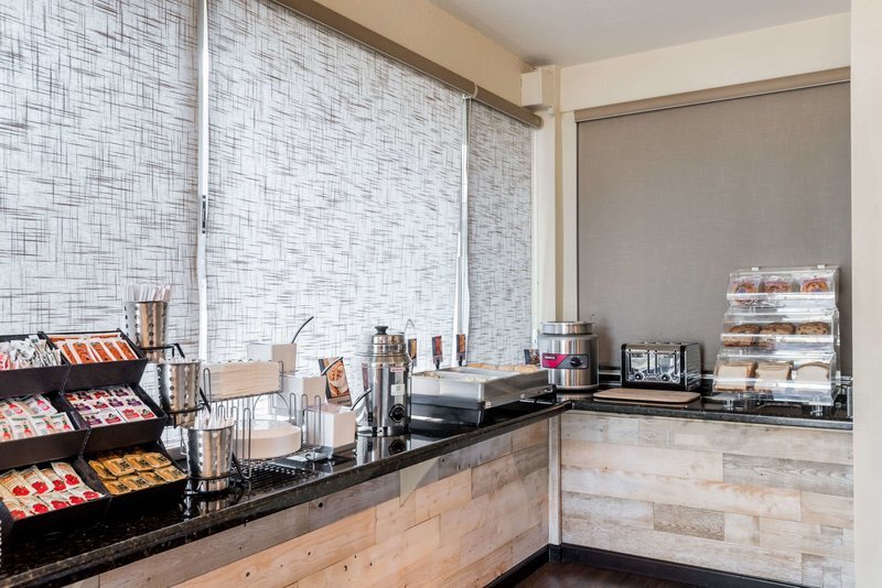 More Photos Of 710 S Cherokee Ln, Lodi Hospitality For Sale