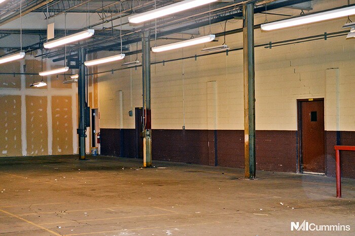 More Photos Of 557 E Tallmadge Ave, Akron Warehouse For Lease