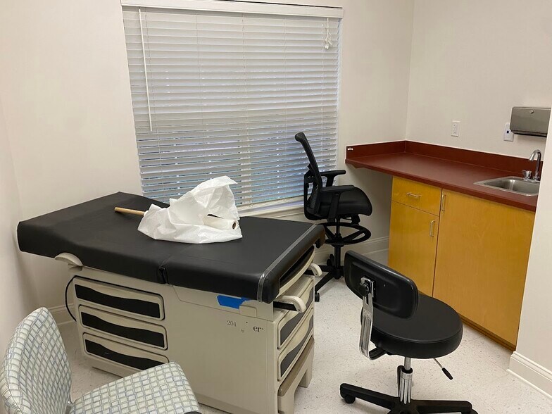 More Photos Of 4745 Sutton Park Ct, Jacksonville Office For Sale