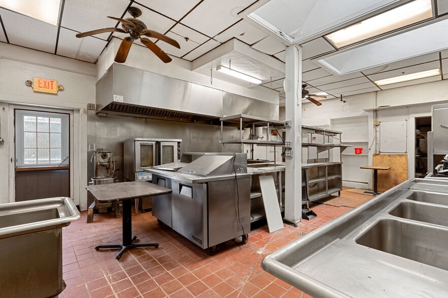 More Photos Of 2212 Main St, Tewksbury General Retail For Sale