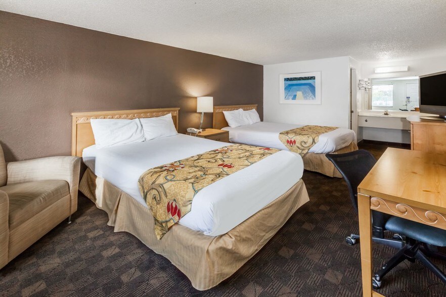 More Photos Of 2324 Austins Pkwy, Flint Hotel For Sale