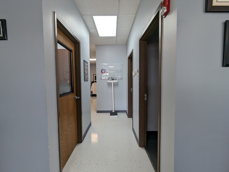 More Photos Of 7127 W 95th St, Overland Park Medical For Lease