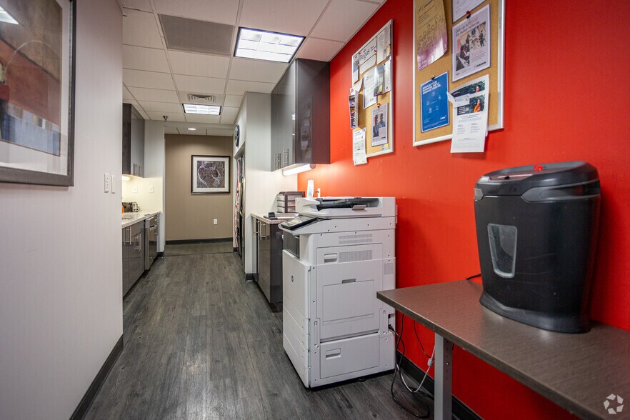 More Photos Of 800 S Gay St, Knoxville Coworking Space