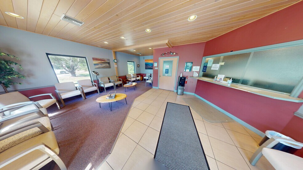 More Photos Of 1027 SE Ocean Blvd, Stuart Medical For Sale