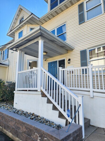 More Photos Of 208 Maple Ave, Red Bank Office For Lease