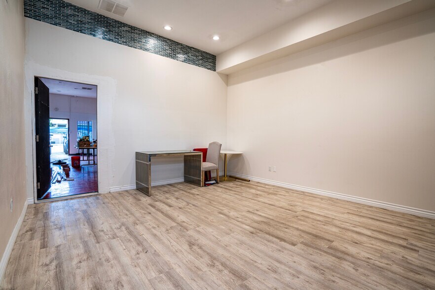 More Photos Of 12032-12050 Burbank Blvd, Valley Village Storefront For Lease