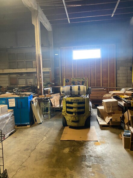 More Photos Of 4918 Napier St, Port Alberni Flex For Sale