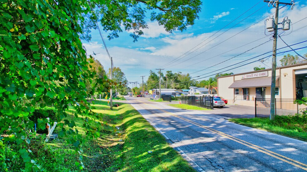 More Photos Of 5620 W Sligh Ave, Tampa Loft Creative Space For Lease