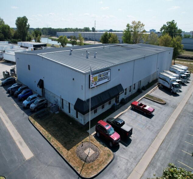 More Photos Of 4601-4608 Crossroads Industrial Dr, Bridgeton Warehouse For Lease