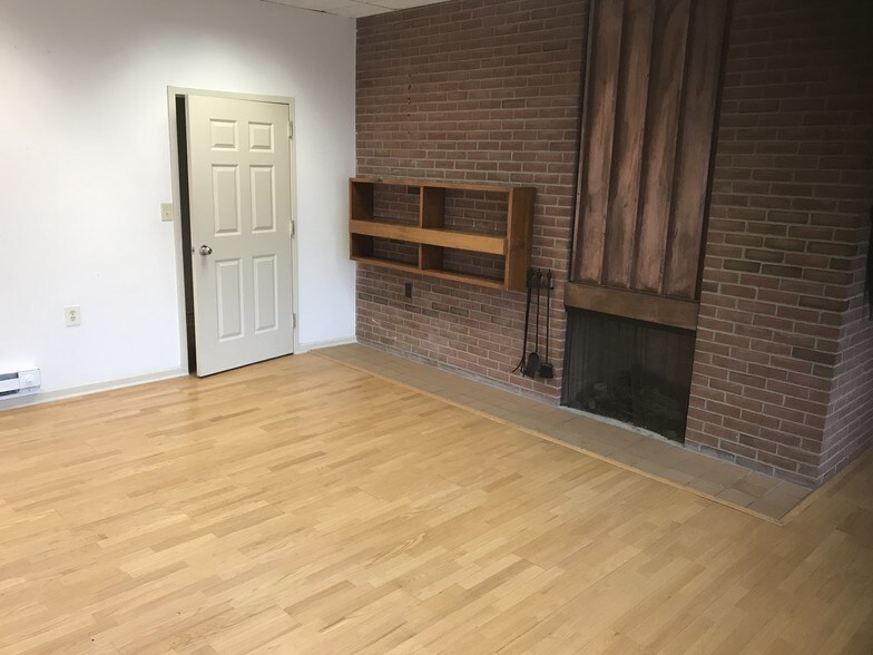 More Photos Of 630 East Ave, Rochester Specialty For Lease