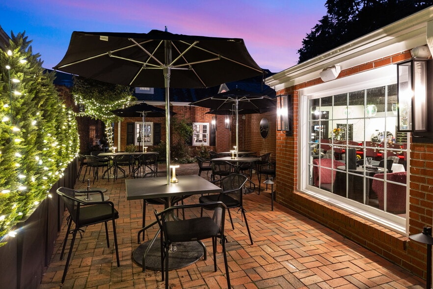 More Photos Of 38 Chinquapin Rd, Pinehurst Restaurant For Sale