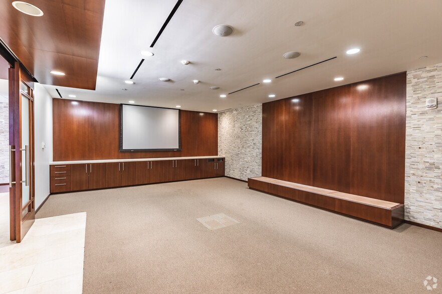 Photo of 20th Floor Ste 2000