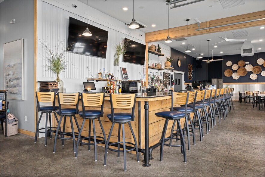 More Photos Of 2330 River Ave, Sandusky Restaurant For Sale