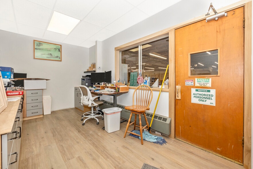 More Photos Of 18001 Sellman Rd, Dickerson Light Manufacturing For Sale