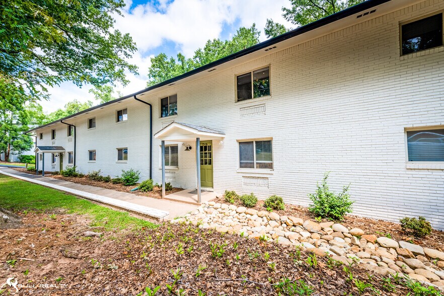 711 Oakview Rd, Decatur, GA 30030 Apartments For Sale