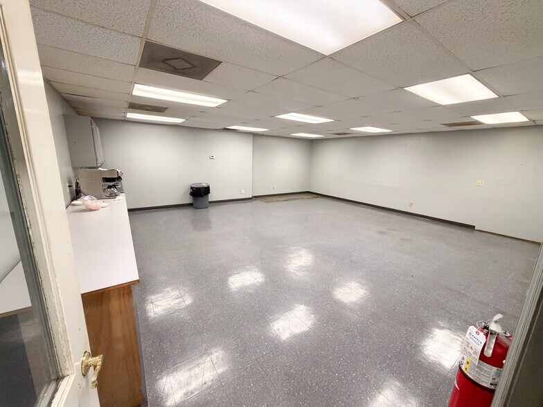 More Photos Of 1011 Cedar Lake Rd SE, Decatur Warehouse For Lease