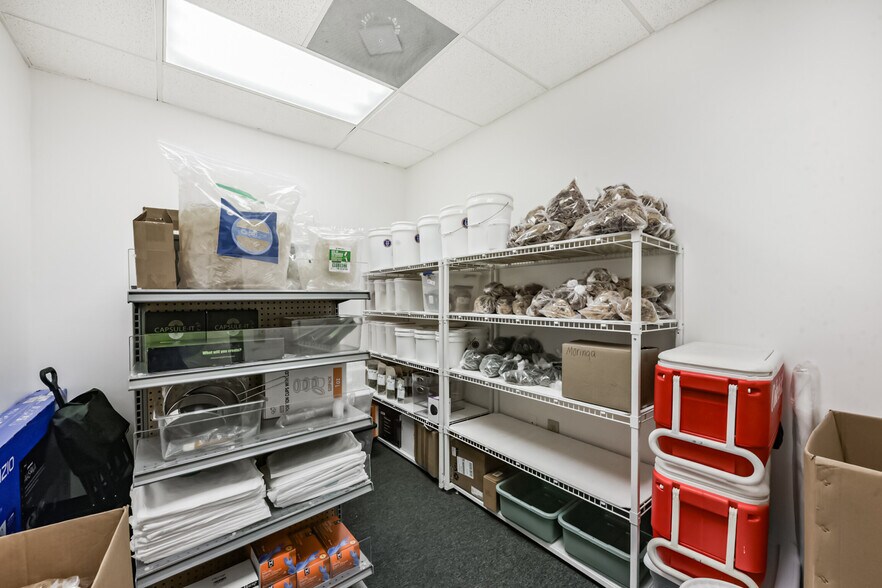 More Photos Of 20550 Townsen Blvd, Humble Loft Creative Space For Sale