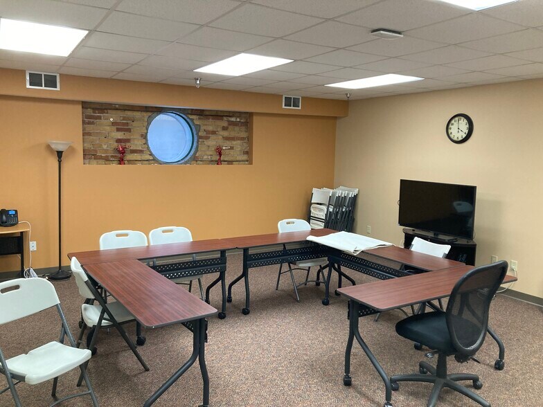 More Photos Of 118 E Superior St, Duluth Storefront Retail Office For Sale