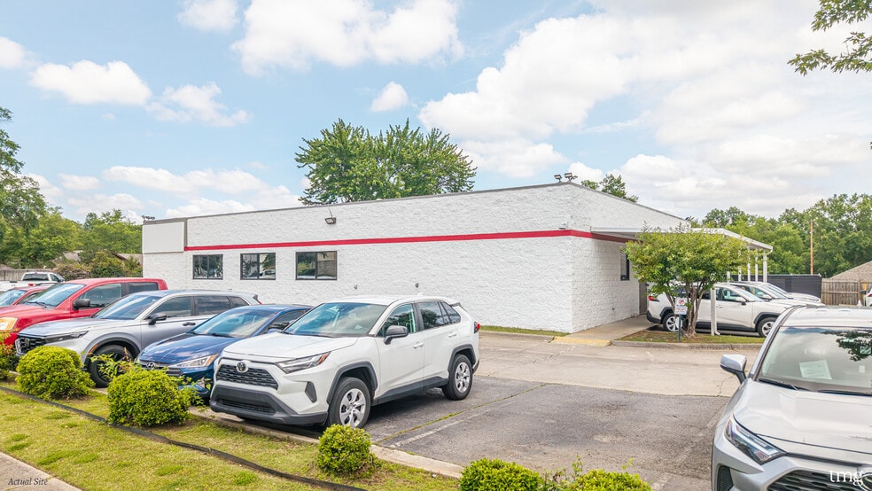More Photos Of 215 Markham Center Dr, Little Rock Office For Sale