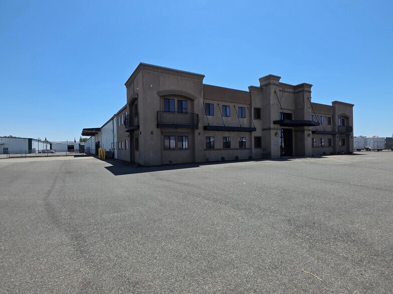 More Photos Of 13290 Contractors Dr, Chico Manufacturing For Lease
