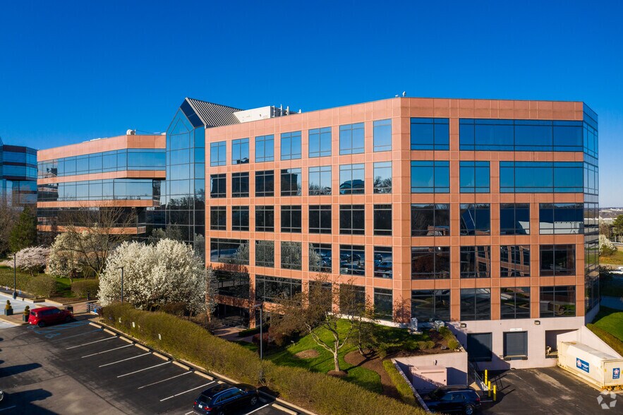 More Photos Of 12444 Powerscourt Dr, Des Peres Office For Lease