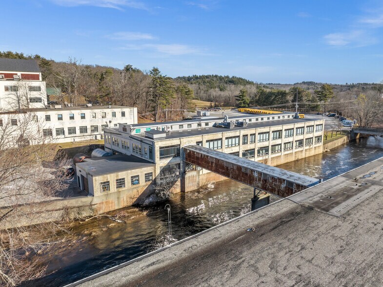 More Photos Of 80 Optical Dr, Southbridge Flex For Lease