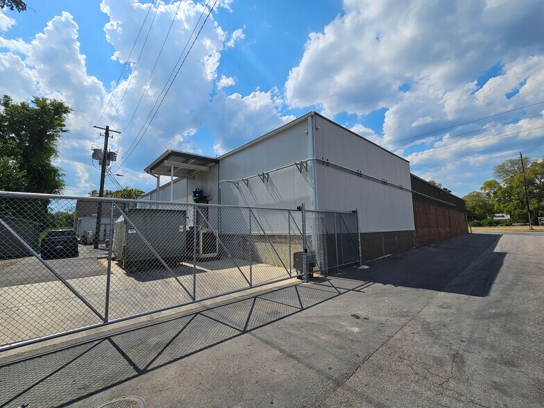 More Photos Of 617 21st Ave W, Birmingham Refrigeration Cold Storage For Sale