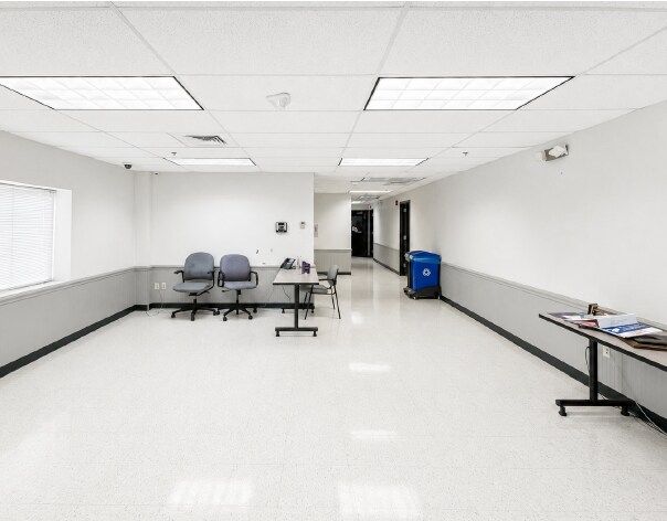 More Photos Of 550 Long Beach Blvd, Stratford Distribution For Lease