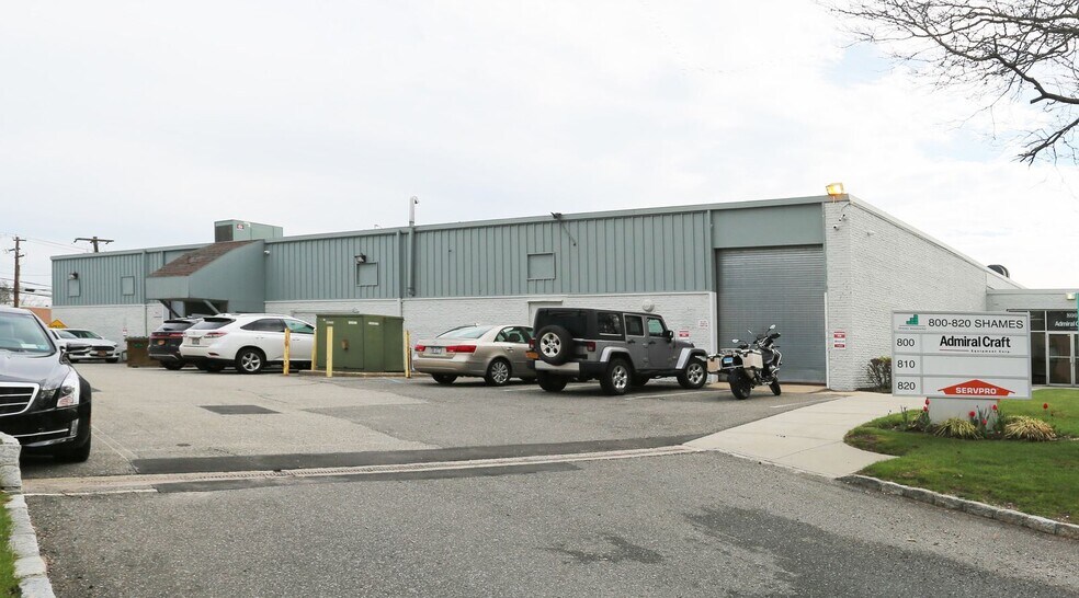 More Photos Of 800-820 Shames Dr, Westbury Warehouse For Lease