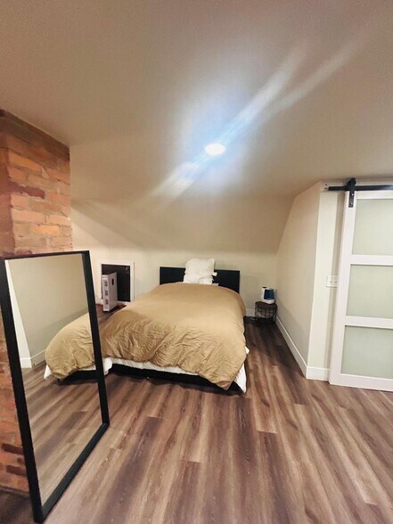 More Photos Of 26101 W Warren St, Dearborn Heights Flex For Lease